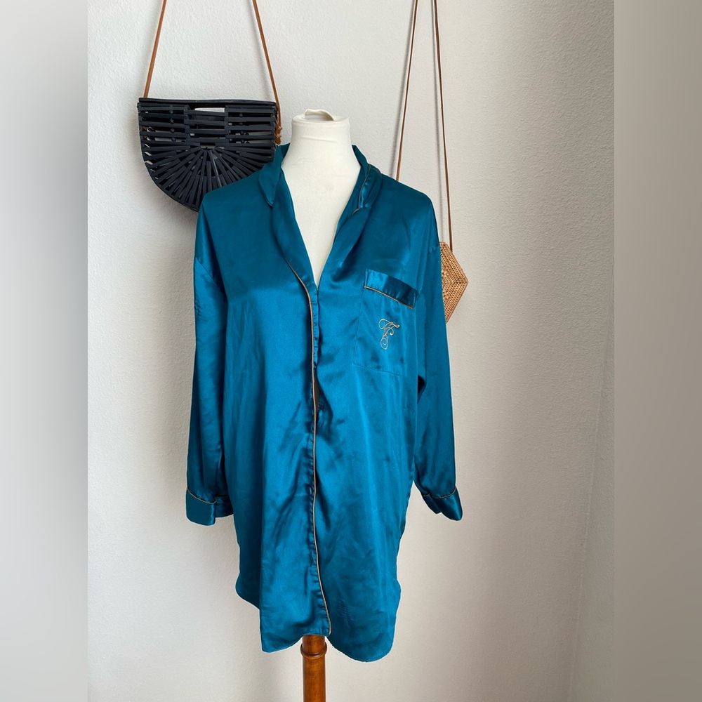 Vintage Victoria’s Secret Kimono Style Silk Button Down Nightgown, Size Medium
